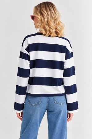 Kadın Oversize Çizgili New York Baskılı Sweatshir - Beyaz-Lacivert
