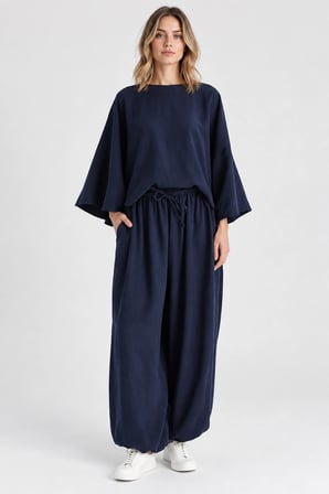 Rahat Kesim Modal Takım - Yarasa Kol Oversize Bluz ve Geniş Paça Şalvar Pantolon - Lacivert