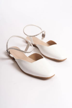Loren Kadın Lastikli Ortopedik Rahat Taban Taş Detaylı Babet Ayakkabı - Beyaz