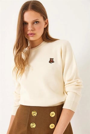Kadın Peluş Teddy Ayıcık Nakışlı Bisiklet Yaka Basic Triko Kazak - Ekru