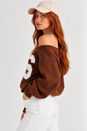 Kadın Lucky 96 Baskılı Kayık Yaka Çift Görünümlü Sweatshirt - Acı Kahve
