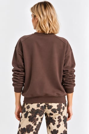 Kadın Rahat Kesim Teddy Ayıcık Nakış Detaylı Sweatshirt- Kahverengi