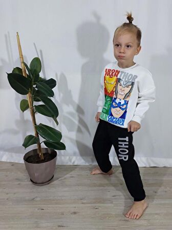 ERKEK ÇOCUK MARVEL MODELLİ 3 İP ŞARDONLU EŞOFMAN TAKIMI