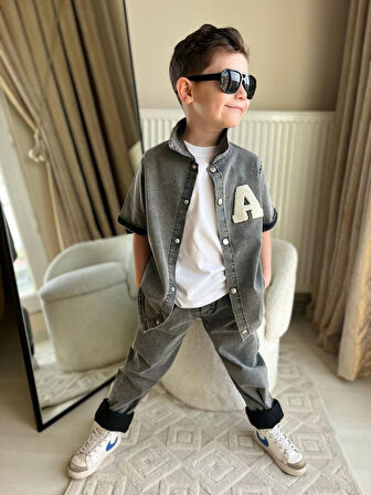 ERKEK ÇOCUK A NAKIŞLI TİŞÖRTLU KOT PANTOLON KOT GÖMLEKLİ 3LÜ TAKIM