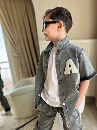 ERKEK ÇOCUK A NAKIŞLI TİŞÖRTLU KOT PANTOLON KOT GÖMLEKLİ 3LÜ TAKIM