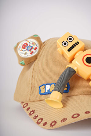 KİTTİ ERKEK ÇOCUK ÇIKABİLEN UZAYAN OYUNCAKLI IŞIKLI ŞAPKA