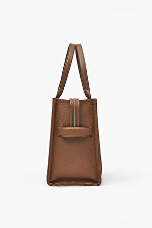 Kadın Geniş Boy Dokulu Kabartma Yazılı Omuz Çantası - Kahverengi | undefined