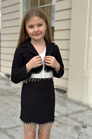 Kız Çocuk Blazer Ceketi ve Etek Ucu Saçaklı Croplu Siyah Etekli Takım