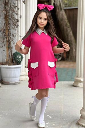 Kız Çocuk Yakası Taş İşlemeli Kısa Kollu Yanları Fiyonk Detaylı Önü Cepli Fuşya Elbise