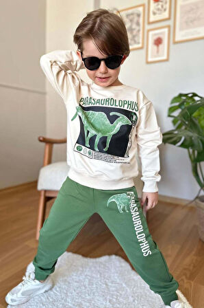 Erkek Çocuk Üzerinde Parasaurolophus Figürlü ve Yazı Baskılı Yeşil Eşofman Takım