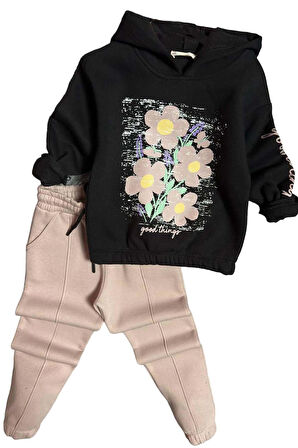 Kız Çocuk Kollarında Yazı Detayları ve Önü Çiçek Baskılı Bej Eşofman Takım