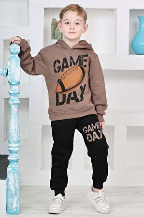 Erkek Çocuk Üzerinde Top ve Game Day Yazı Baskılı Sweatshirt 3 İplik Kahverengi Eşofman Takım