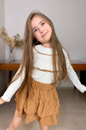 Kız Çocuk Bebe Yaka Göğsü Fırfırlı Fitilli Slim Kazak Üzeri Katkat Pliseli Kahverengi Etekli Takım