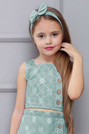 Kız Çocuk Dantel Örgü İşlemeli Askılı Crop Düğme İşlemeli Pliseli Yeşil Etekli Takım