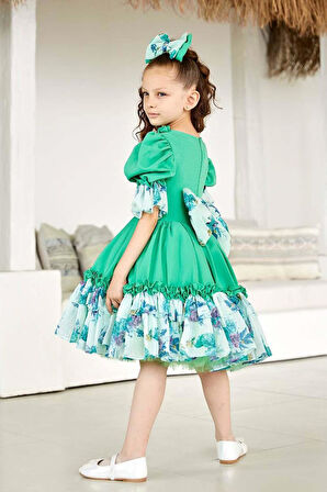 Kız Çocuk Balon Kollu Göğsü Çiçek Detaylı Etek Ucu Fırfırlı Astarlı Yeşil Elbise