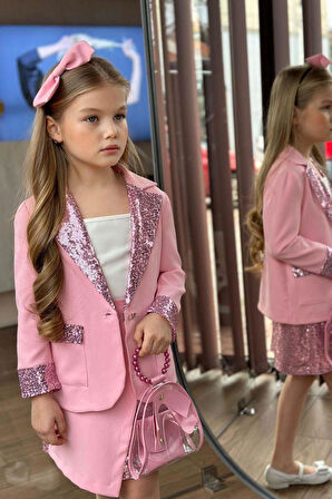 Kız Çocuk Bilekleri ve Yakası Pulpayet Detay Blazer Ceket Asimetrik Kesim Pullu Pudra Etekli Takım
