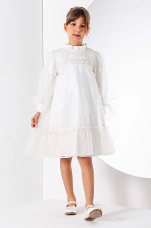 Kız Çocuk Yakası ve Göğsü Fırfırlı Bilekleri Kırçıllı Üzeri Puantiye Detaylı İçi Şifon Beyaz Elbise