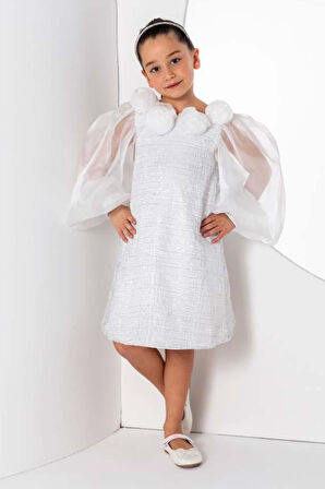 Kız Çocuk Yakası Boydan Gül Broş Detaylı Bilekleri ve Üzeri Pullu Karpuz Kollu Beyaz Elbise