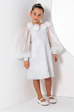 Kız Çocuk Yakası Boydan Gül Broş Detaylı Bilekleri ve Üzeri Pullu Karpuz Kollu Beyaz Elbise