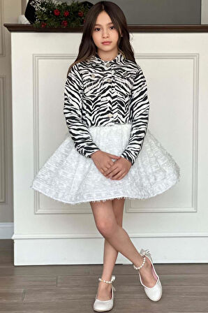 Kız Çocuk Bisiklet Yaka Penye T-shirt Zebra Desenli Jean Ceket Üzeri Kırçıllı Beyaz Etekli Takım