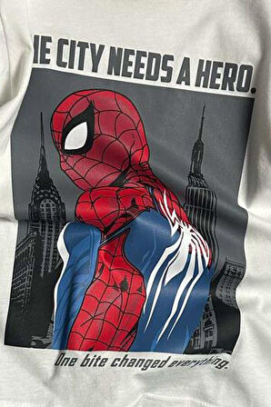 Erkek Çocuk Örümcek Adam Karakter ve Yazı Baskılı T-shirt İp Detaylı Siyah Şortlu Takım