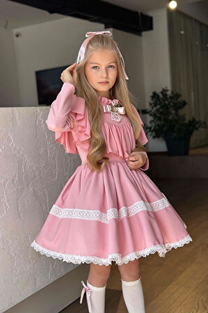 Kız Çocuk Göğsü ve Yakası Fırfırlı Eteği Pliseli Dantel Şerit Detaylı Pudra Elbise