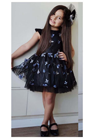 Kız Çocuk Omuzları Fırfır Detaylı Üzeri Kelebek Motifli Eteği Tüllü Siyah Elbise