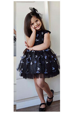 Kız Çocuk Omuzları Fırfır Detaylı Üzeri Kelebek Motifli Eteği Tüllü Siyah Elbise