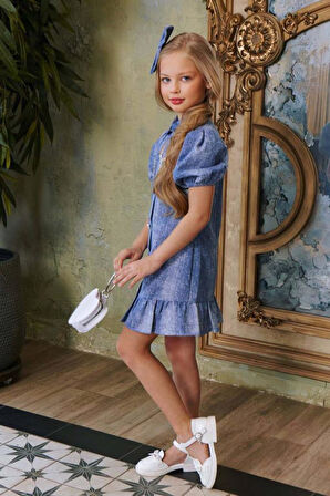 Kız Çocuk Göğsü Yırtmaç Detaylı Elmas Kalp İşlemeli Balon Kollu Mavi Kot Elbise