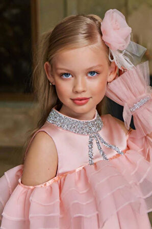 Kız Çocuk Omuzu Açık Yakası Taş İşlemeli Göğsü Fırfırlı İçi Astarlı Somon Abiye