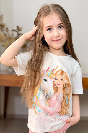 Kız Çocuk Üzeri Digital Bebek ve At Baskılı Penye T-Shirt Pudra Şortlu Takım
