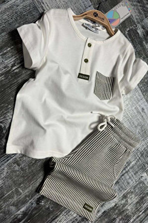 Erkek Çocuk Kapak Cepli Düğme Detaylı Beyaz T-Shirt Çizgili İp Detaylı Şortlu Takım