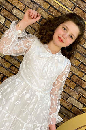 Kız Çocuk Kolları ve Yakası Şeffaf Tüllü ve Yaprak Detaylı Beyaz Elbise