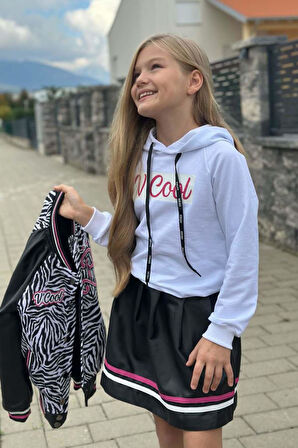 Kız Çocuk V Cool Yazı Baskılı Sweatshirt Zebra ve Pembe Şerit Detaylı Deri Ceketli Etekli Takım