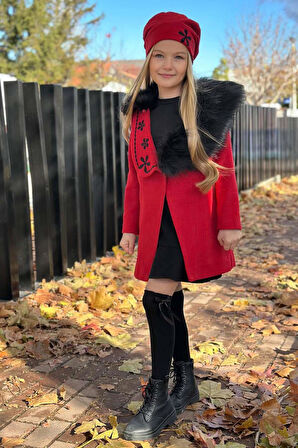 Kız Çocuk Yakası Kürk ve Yonca Detaylı Etekli Kırmızı Kaşe