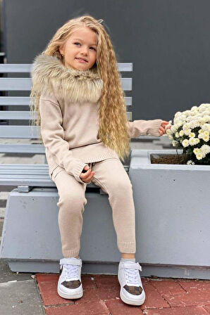 Kız Çocuk Yakası Çıkarılabilir Kürklü Kazak Çift Cepli Triko Ekru Alt Üst Takım