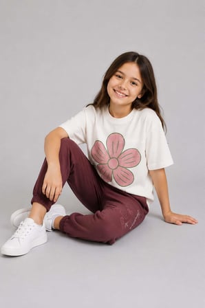Kız Çocuk Göğsüden Papatya Ve Yazı Detaylı T-Shirt Çift Cep ve İp Detaylı Eşofman Takım