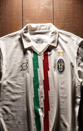 Retro Beyaz Juventus Futbol Forması 1985