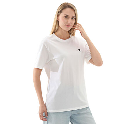 10023876-102 Converse Go-To Embroıdered Star Chevron Standard Fıt T-Shırt T-Shirt Beyaz