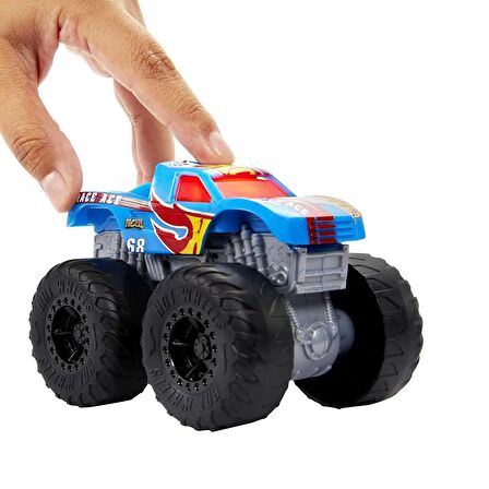 Hot Wheels Monster Trucks 1:43 Kükreyen Arabalar