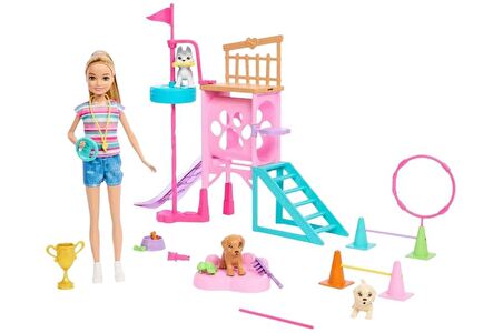 Barbie Stacie'nin Köpekçik Oyun Parkı HRM10 Lisanslı Ürün