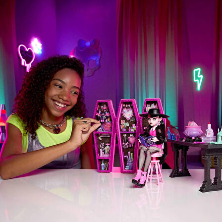 Monster High Draculaura nın Gizemli İksirler Odası JBF15