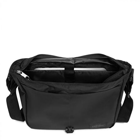 Eastpak Delegate + Tarp Black Omuz Çantası EK26EO13