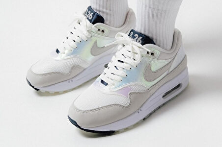 Nike Air Max 1 AMD La Ville Lumière DQ9326-100 Sneaker