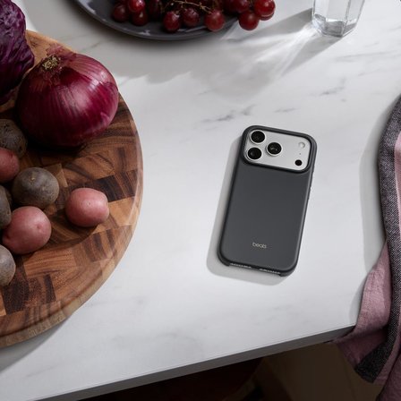 Beats iPhone 17 Pro Kılıf - MagSafe ve Kamera Denetimi - (MGKC4LL/A) - Granit Grisi - OUTLET
