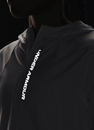 Under Armour 1377043-100-UA OutRun the STORM Jac Beyaz Normal Düz Kadın Rüzgarlık