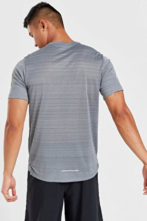 Nike Dri-Fit Miller Standart Kesim Gri Erkek Spor Tişört