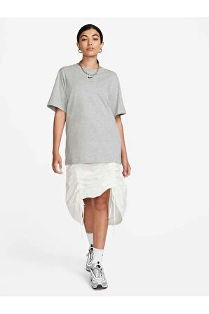 Sportswear Essential Nakış Swooslu Short-sleeve Oversize Kadın Tişört