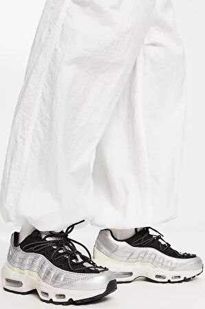 Nike Air Max 95 Metallic ( Dar Kalıp 1 Numara Büyük Alınız ) Kadın Spor Ayakkabı