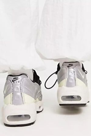 Nike Air Max 95 Metallic ( Dar Kalıp 1 Numara Büyük Alınız ) Kadın Spor Ayakkabı